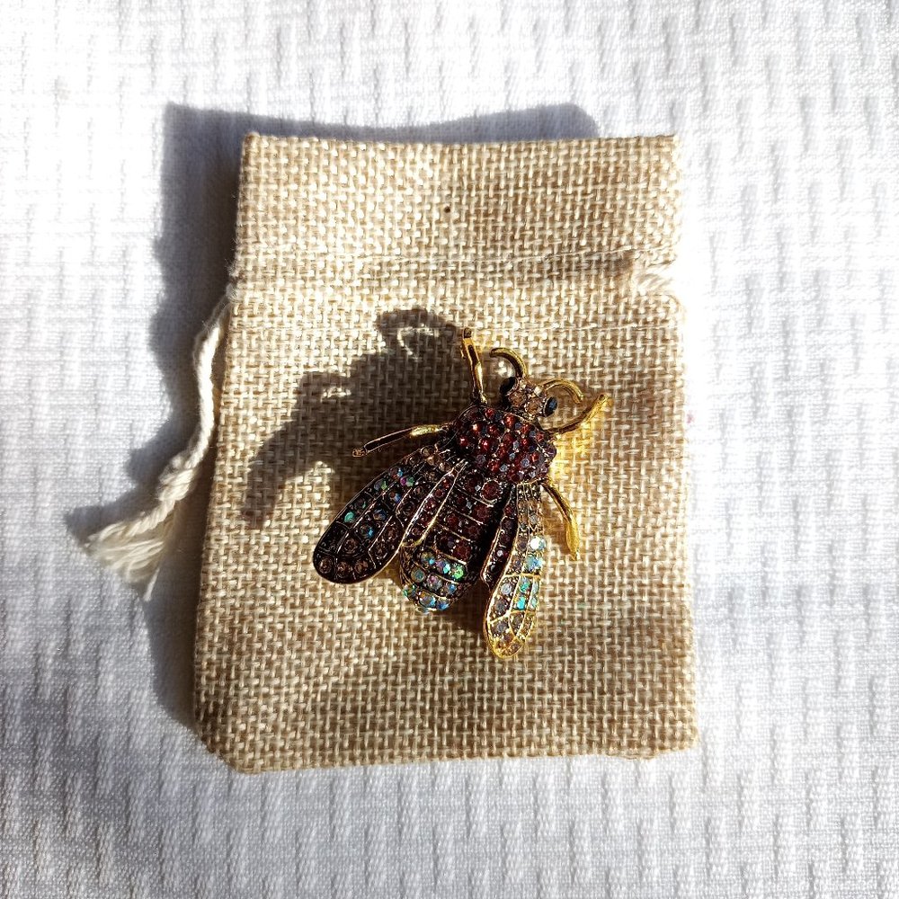 Brown Fly Bug Rhinestone Pin Broach - Picture 2 of 2